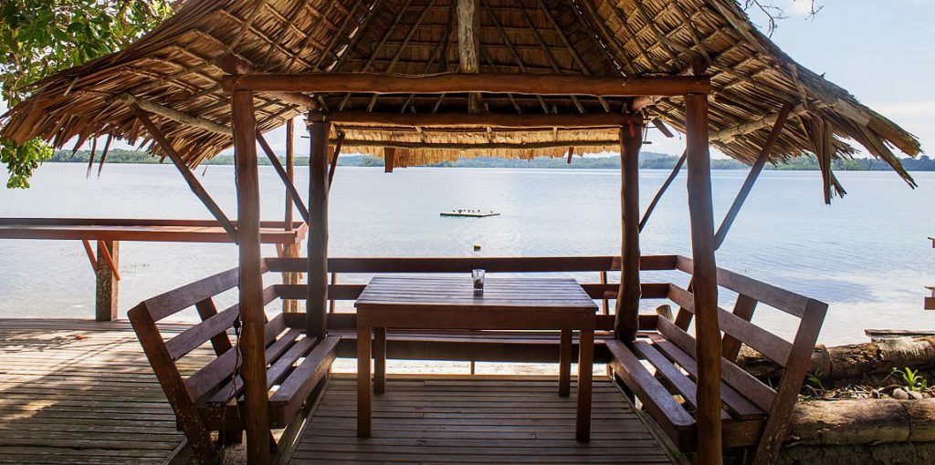 Located on Lola Island in Vona Vona Lagoon in the Western Province lies Zipolo Habu. Nestled within a blue lagoon and fringed by white sands and tall green palms, Lola truly reflects a quintessential island paradise.
