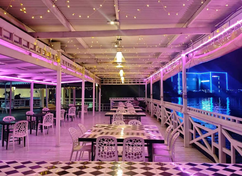 Monarch Bar & Grill